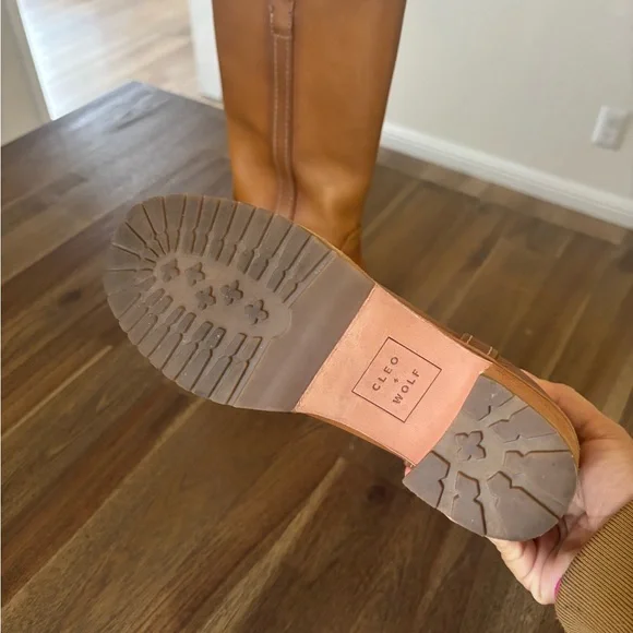 Chic Tan Heeled Boots - Picture 6 of 7